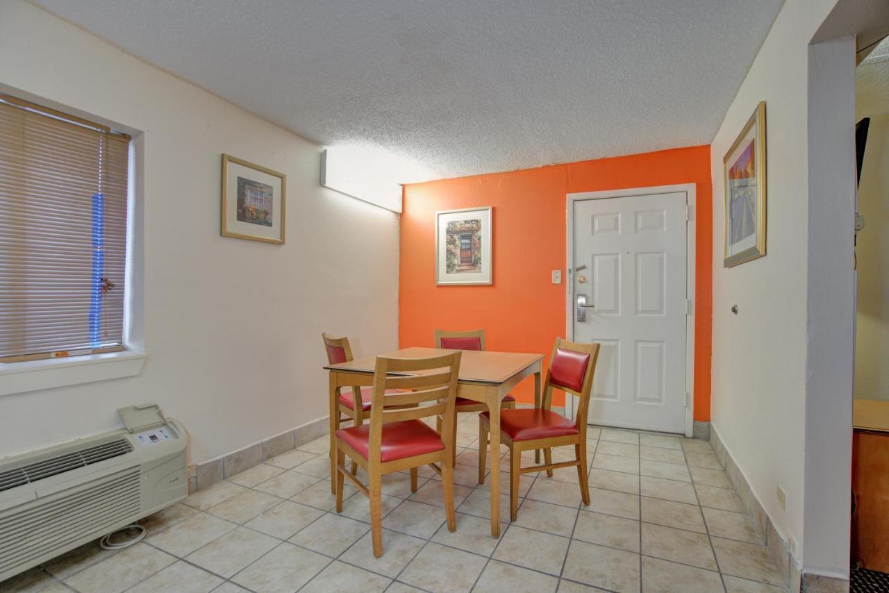 Americas Best Value Inn לארדו מראה חיצוני תמונה