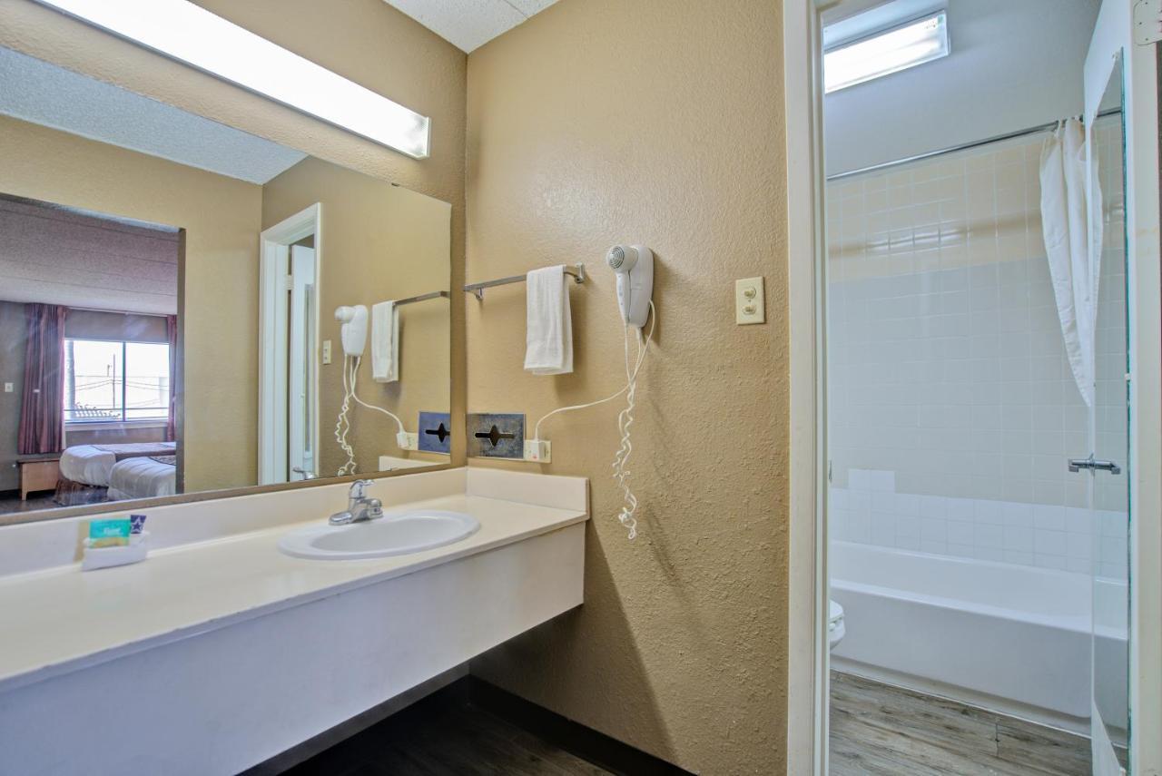 Americas Best Value Inn לארדו מראה חיצוני תמונה